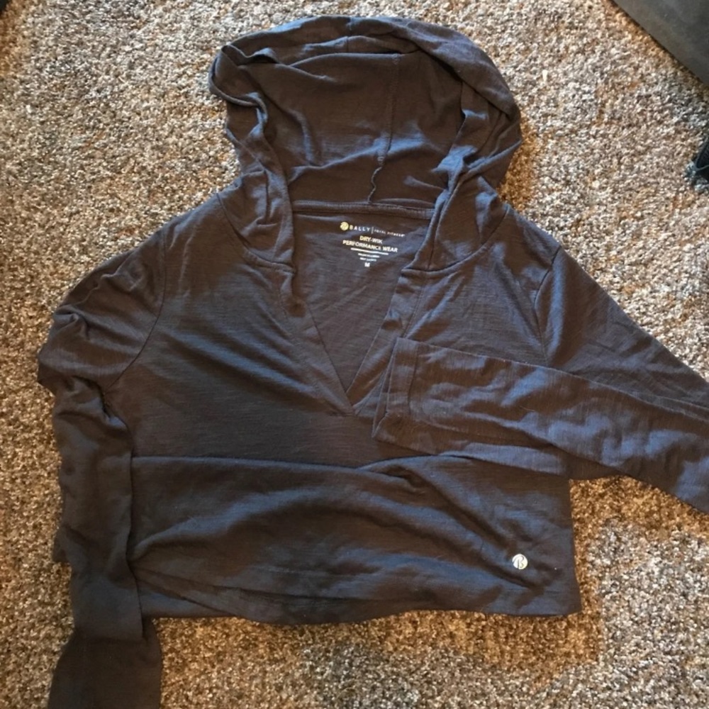 Bally’s total fitness dri wik size medium